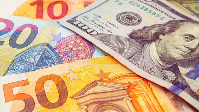 Curs valutar 22 martie 2026: Cât valorează un euro și un dolar
