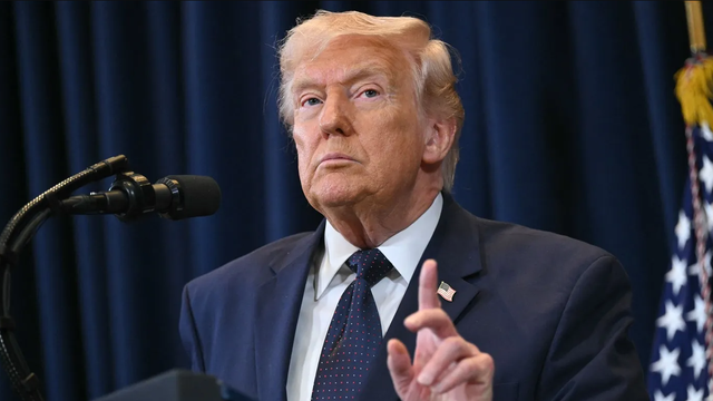 Donald Trump anunță că negociază de două zile pacea cu Iranul
