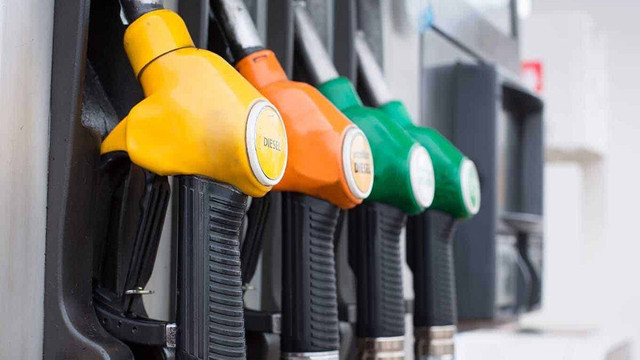 Prețul carburanților va fi calculat după media cotațiilor din ultimele 7 zile
