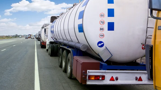 Peste 2200 de tone de benzină și motorină au fost importate joi în Republica Moldova

