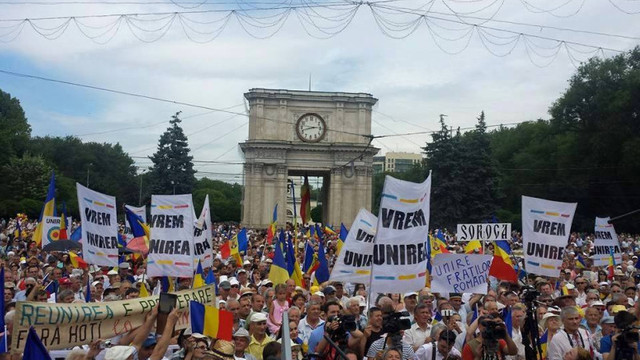 SONDAJ | 44% din cetățenii din R. Moldova ar vota pentru unirea cu România. Ion Tăbârță: Experiența de viață în UE și schimbarea percepțiilor despre România au influențat semnificativ opțiunile moldovenilor