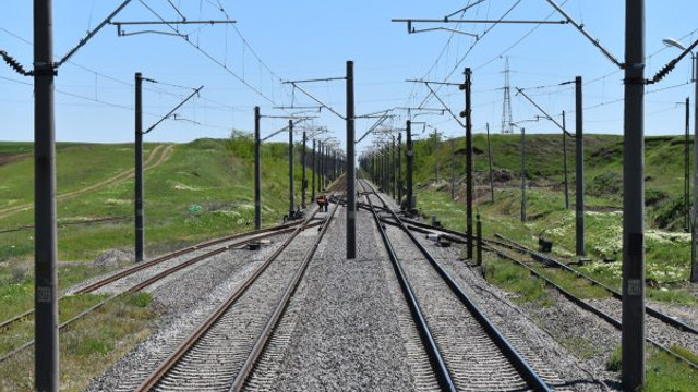 Tronsonul Chișinău–Ungheni va fi electrificat: Trenurile ar putea să circule cu până la 140 km/h

