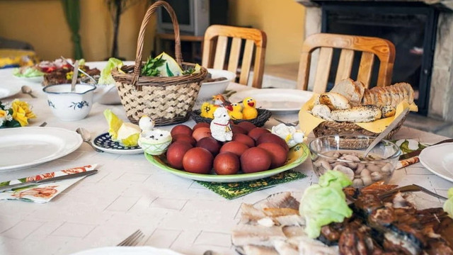 Specialiștii în sănătate recomandă consumul rațional de produse alimentare în perioada sărbătorilor pascale

