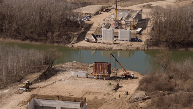 VIDEO | Guvernul a transmis terenul necesar pentru continuarea lucrărilor la podul peste Prut de la Ungheni, care unește Republica Moldova și România