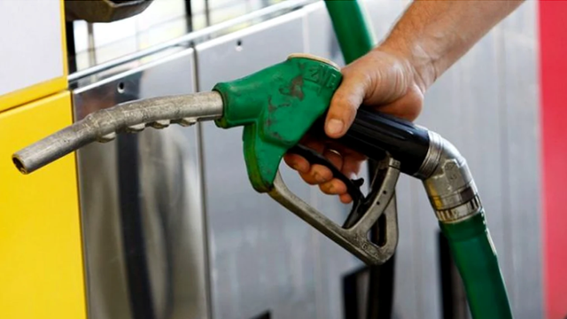 Carburanții auto vor fi mai ieftini mâine, 23 aprilie. Prețurile afișate de ANRE 