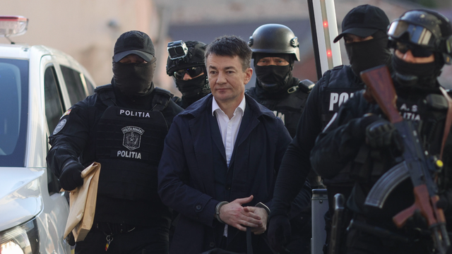 România îl predă la graniță pe fostul director adjunct al SIS, Alexandru Bălan, condamnat pentru divulgarea secretului de stat (FOTO)