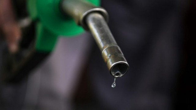 Cât vor costa carburanții auto în weekend. Prețurile stabilite de ANRE