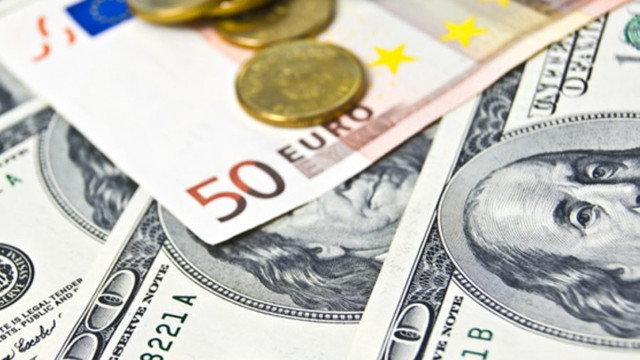 Euro și dolarul se ieftinesc ușor. Cursul valutar stabilit de BNM pentru astăzi, 30 aprilie 