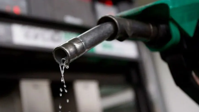 Benzina și motorina, mai scumpe în următoarele zile. Prețurile anunțate de ANRE 