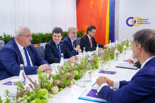 Eveniment de nivel înalt dedicat Coridorului Vertical de Gaze, organizat de Nicușor Dan la Erevan. A fost prezent și Nicu Popescu, emisarul special al președintei Maia Sandu pentru afaceri europene (FOTO)