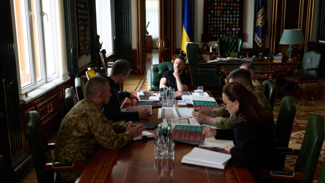 „Lansăm o reformă a armatei”. Zelenski anunță creșterea salariilor pentru militarii din prima linie și până la 400 de mii de hrivne pentru executarea misiunilor de luptă
