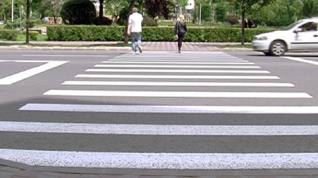 A început reînnoirea marcajului rutier la Chișinău, prioritar în zona școlilor și spitalelor
