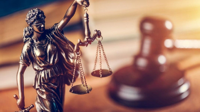 Un fost executor judecătoresc și doi complici, condamnați pentru abuz de putere în cadrul unor licitații trucate
