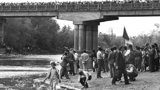 36 de ani de la primul Pod de Flori. 6 mai 1990, ziua în care nu au mai existat frontiere între România și Republica Moldova
