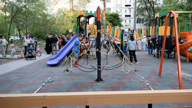 Alte două curți, modernizate în cadrul Programului guvernamental „Curtea Europeană”, inaugurate la Chișinău