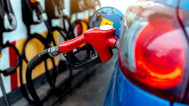 Benzina se scumpește. Cât va costa litrul de motorină mâine, 19 mai 