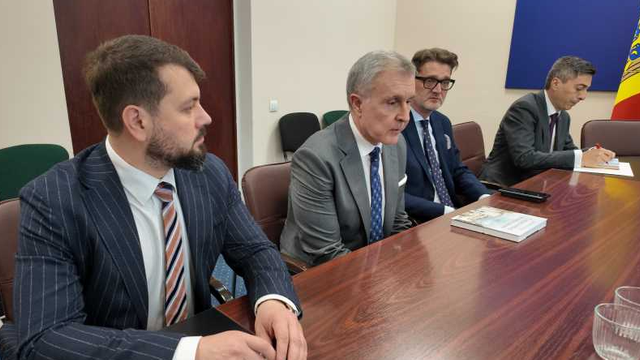 Familia Regală a României va acorda burse de studii pentru doi studenți cu venituri modeste de la Universitatea din Comrat