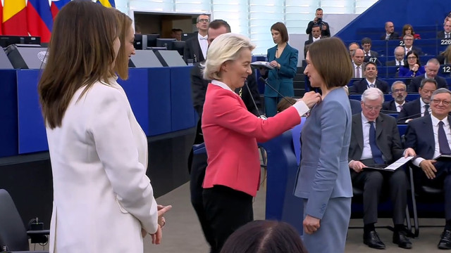 FOTO | Maia Sandu a primit la Strasbourg Ordinul European de Merit. „Meritul aparține cetățenilor Republicii Moldova”