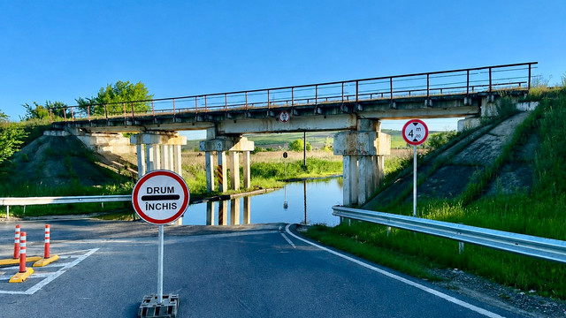 Sector de drum închis la Strășeni în urma precipitațiilor abundente din ultimele zile 
