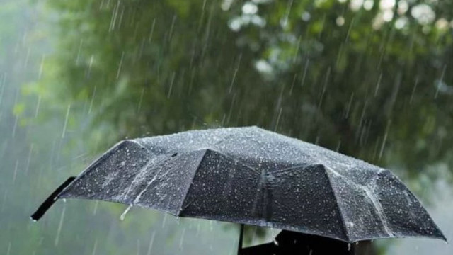 Ploi cu descărcări electrice și grindină. Meteorologii au emis un cod galben de instabilitate atmosferică
