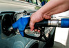 Prețuri mai mici la pompă. Cât vor costa carburanții auto mâine, 16 iunie 