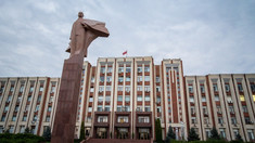 Tiraspolul anunță introducerea ecusoanelor cu „drapelul” regiunii transnistrene pe uniforma pacificatorilor

