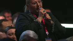 MAE de la București, despre dialogul Șoșoacă – Putin: „Singurătatea agresorului nu se poate ascunde cu invitați care nu vorbesc câtuși de puțin în numele țării lor”
