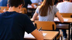 Absolvenții de gimnaziu susțin examenul la matematică

