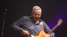 Fonograful de vineri | La mulți ani Tommy Emmanuel! (audio)