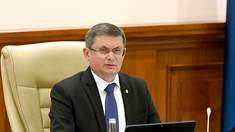 Minut de reculegere în Parlament în memoria victimelor deportărilor staliniste. Igor Grosu: „Tragedia deportărilor este tragedia poporului nostru și avem datoria să păstrăm vie memoria”

