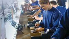 Elevii din școlile profesionale vor putea participa la competițiile WorldSkills Europe din 2027
