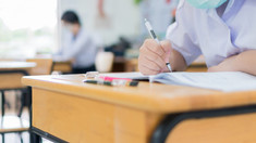 Ultima probă din sesiunea de examene pentru absolvenții de gimnaziu: peste 7 mii de elevi scriu testul la Limba și literatura română, alolingvi