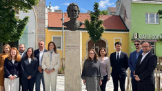 Poetul Mihai Eminescu, comemorat la Viena de reprezentanții Republicii Moldova și României

