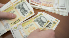 Parlamentul a aprobat noi reguli pentru salariul minim în Republica Moldova
