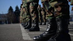 Crește vârsta de pensionare pentru militari și pentru funcționarii cu statut special
