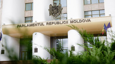 Promo-LEX: Opt din zece proiecte, votate cu deficiențe de transparență
