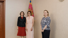 „Sprijinim Republica Moldova în apropierea de standardele UE”. Comisara euopeană Jessika Roswall a avut întrevederi cu Maia Sandu, Alexandru Munteanu și Cristina Gherasimov