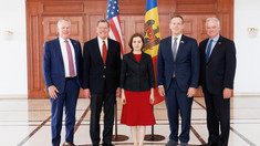 Maia Sandu s-a întâlnit cu o delegație bipartizană de senatori americani. Discuțiile au vizat impactul războiului Rusiei împotriva Ucrainei asupra securității regionale și presiunile exercitate de Rusia
