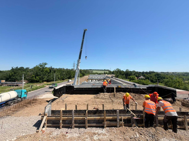 FOTO | Lucrările la podul și pasajul de pe centura Bălți se apropie de finalizare

