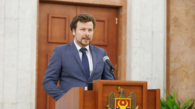 Perciun: Tezele scrise cu AI vor fi depistate automat începând cu anul viitor
