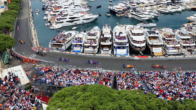 Sute de iahturi de lux au aglomerat portul Monaco în timpul Marelui Premiu de Formula 1

