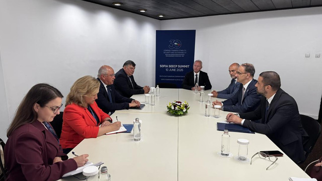 Premierul Alexandru Munteanu și omologul sârb Djuro Macut au discutat la Sofia despre consolidarea cooperării bilaterale