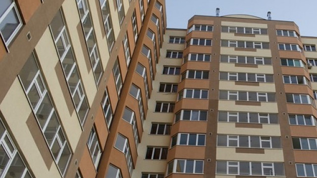 Blocurile noi vor fi dotate obligatoriu cu infrastructură pentru fibră optică
