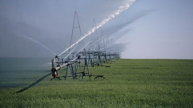 Aproape 1.900 de hectare din raionul Briceni vor fi conectate la un conectate modernizat de irigare