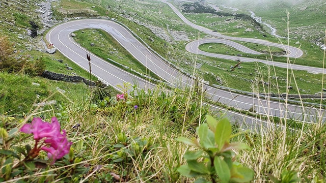 Transfăgărășanul s-a redeschis. Circulația va fi permisă doar pe timpul zilei 