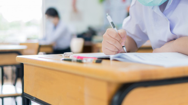 Ultima probă din sesiunea de examene pentru absolvenții de gimnaziu: peste 7 mii de elevi scriu testul la Limba și literatura română, alolingvi