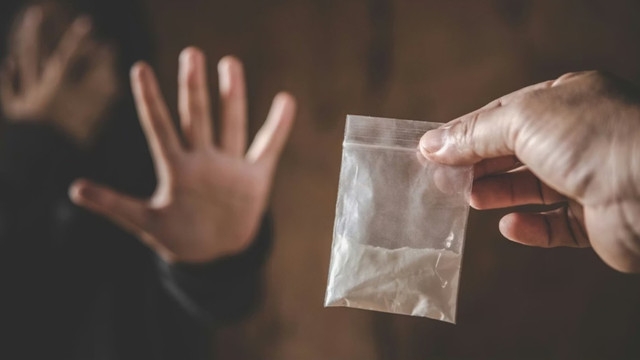 Linie fierbinte antidrog: Consiliere gratuită pentru copii, adolescenți și părinți
