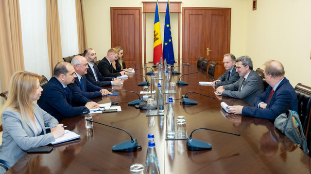 Alexandru Munteanu, în discuții cu delegația Comisiei de Monitorizare a Adunării Parlamentare a Consiliului Europei

