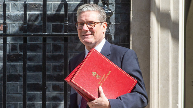 Keir Starmer demisionează din funcția de premier al Marii Britanii după mai puțin de doi ani de mandat
