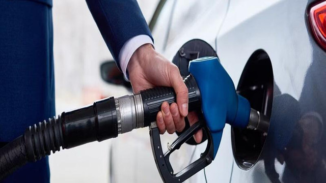 Carburanții auto vor fi mai ieftini mâine, 24 iunie. Prețurile stabilite de ANRE 